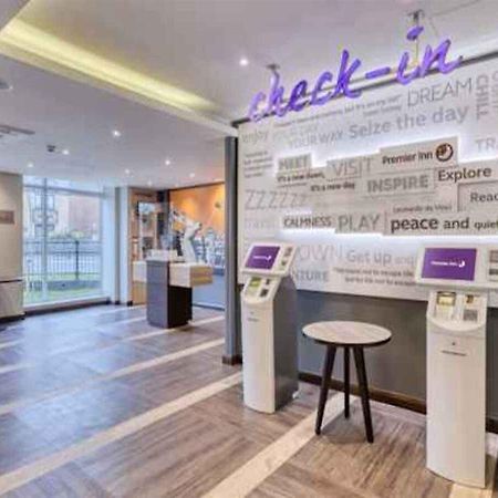 Premier Inn Peterborough City Centre Экстерьер фото