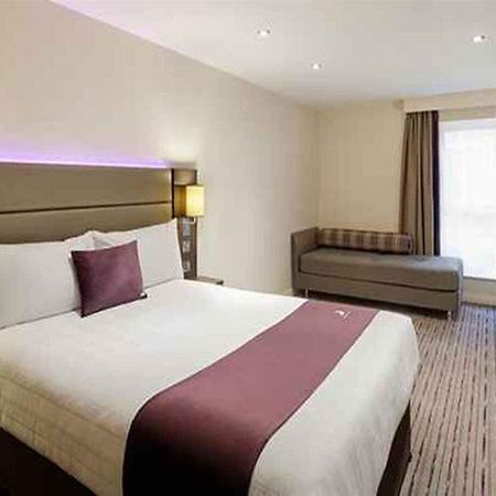 Premier Inn Peterborough City Centre Экстерьер фото