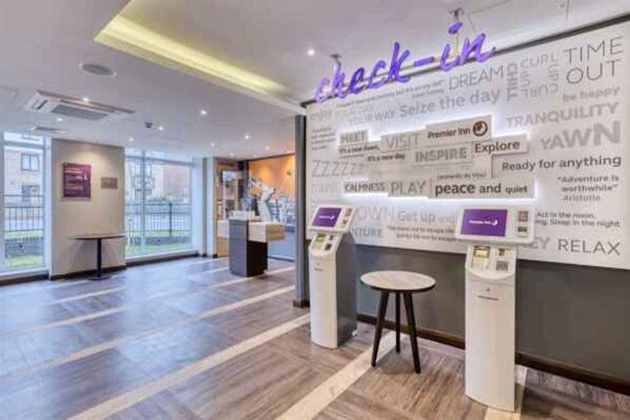 Premier Inn Peterborough City Centre Экстерьер фото